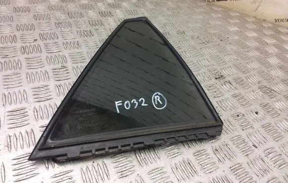 Lexus RX 330 - 350 - 400H Rear vent window glass 
