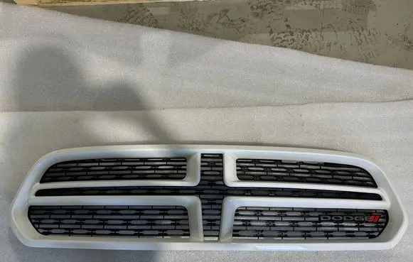 Dodge Durango III Front bumper upper radiator grill 357060
