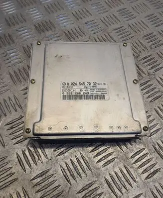 Mercedes-Benz C W203 Engine control unit/module 0261206243 A0245457032 7450005801