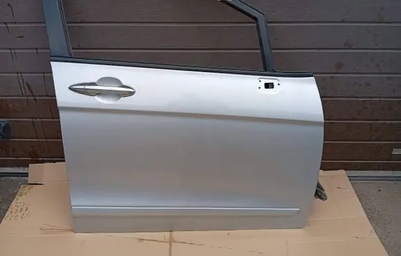 Honda FR-V Front door