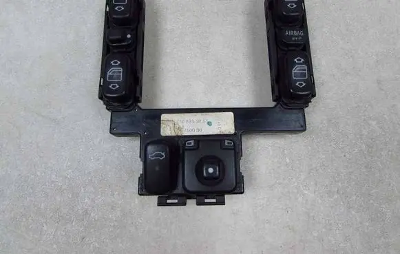 Mercedes-Benz C W202 Electric window control switch A2108211051 56114
