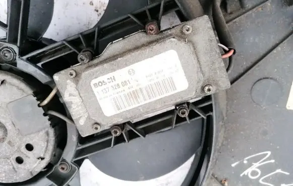 Volvo S60 Coolant fan relay 1137328081