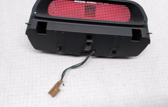 Nissan Almera Third/center stoplight