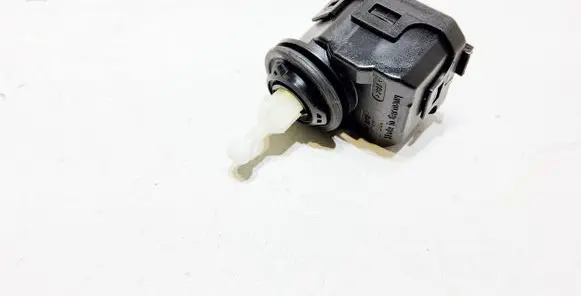 Volkswagen PASSAT B5.5 Headlight level adjustment motor 1J0941295C