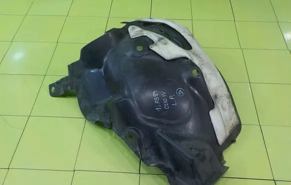 Renault Clio IV Front arch 638427803R LEWE