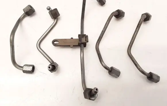 Hyundai Grandeur Fuel injector supply line/pipe 