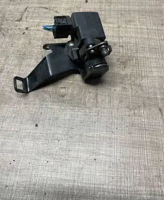 Mercedes-Benz E W210 Accelerator throttle pedal A0125423317 40C012A