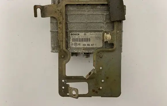 Toyota Avensis T220 Engine control unit/module 030906027T 0261203613 0261203614
