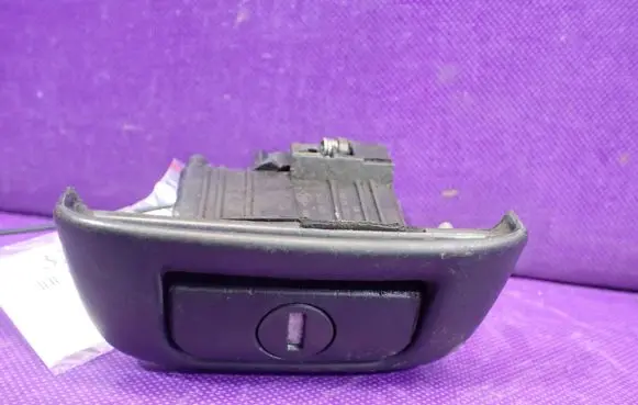 Renault Thalia I Tailgate/boot open switch button 7700431773