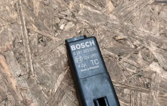 Honda Accord Glow plug pre-heat relay 0281003055