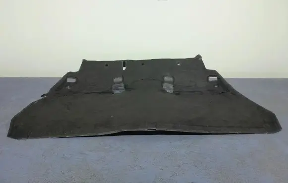 Engine bonnet/hood sound/heat insulation
