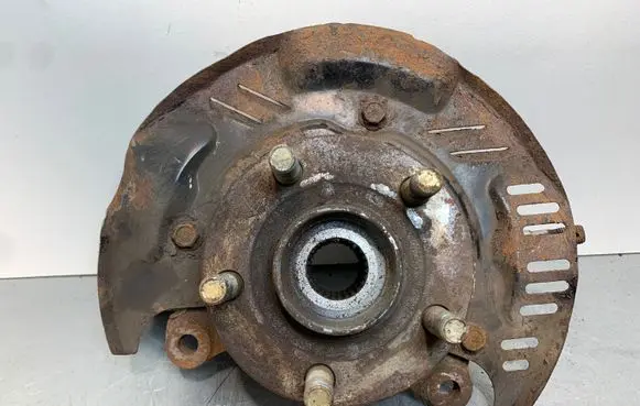 Subaru Impreza II Front wheel hub