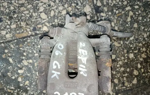 Rear brake caliper