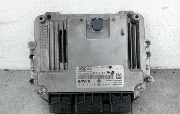 Ford Focus Engine control unit/module ECU 7M51-12A650-UC