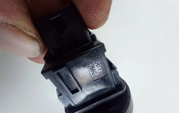 Toyota RAV 4 (XA30) Differential lock switch 15B116