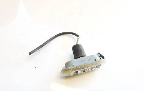 Volkswagen PASSAT B5 Front fender indicator light 1j0949117