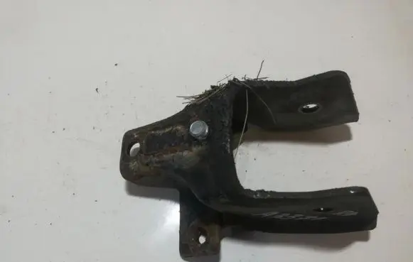Mitsubishi Space Runner Engine mounting bracket