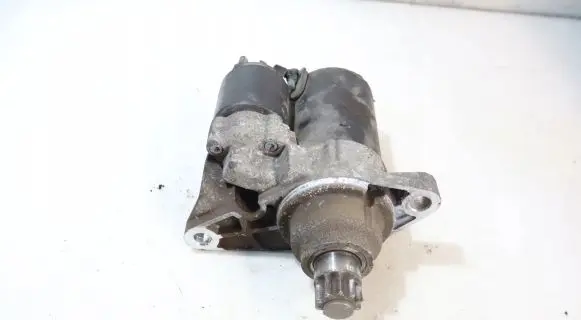 Volkswagen Polo IV 9N3 Starter motor 0001120400