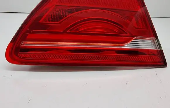 Jaguar XE Tailgate rear/tail lights