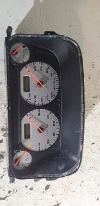 Volkswagen Polo III 6N 6N2 6NF Speedometer (instrument cluster) 87001323