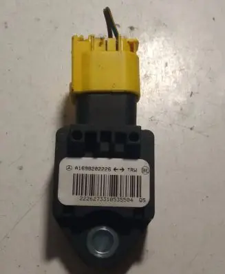 Mercedes-Benz B W245 Airbag deployment crash/impact sensor A1698202226 A2262733055 A22627310555