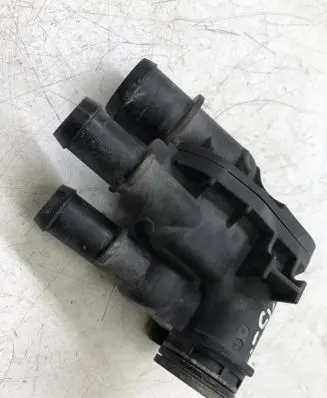Ford Mondeo MK V Thermostat housing DS7G9K478DE