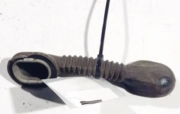 Opel Astra H Air intake hose/pipe