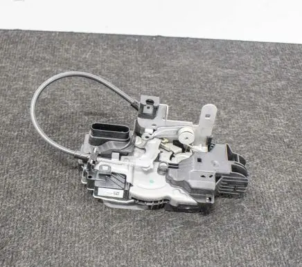 Volvo V40 Front door lock 933380110 31440392