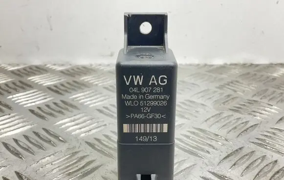 Audi Q3 8U Glow plug pre-heat relay 04L907281