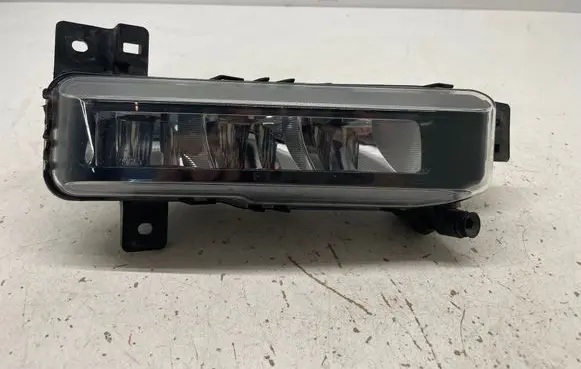 BMW 1 F40 Front fog light 7471082 11321040000 130919