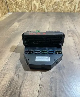 Mercedes-Benz C W204 Fuse module A2129005712 A2129025405 A2129015004