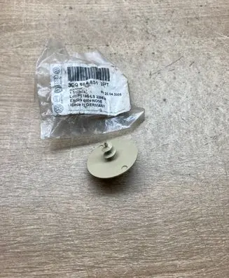 Volkswagen PASSAT B5.5 Floor mat clip fixing clamp 3D0864851