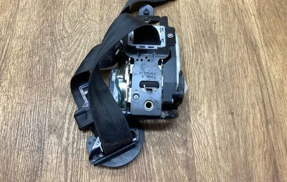 Land Rover Range Rover Sport L494 Front seatbelt DPLA611B09F 626074800