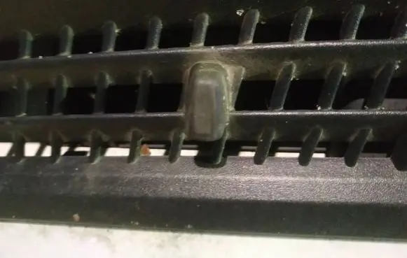 Windshield washer spray nozzle
