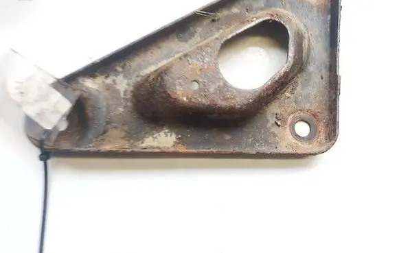 Opel Astra H Engine mounting bracket