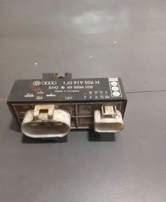 Volkswagen Polo III 6N 6N2 6NF Coolant fan relay 1J0919506H 898884000