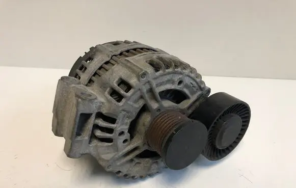 BMW 3 E46 Generator/alternator 755046905 7550469 121715017