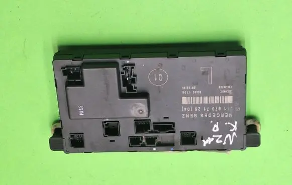 Mercedes-Benz E W211 Door control unit/module 2118707126