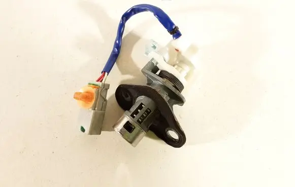 Honda Civic Tailgate exterior lock 