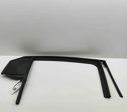 Opel Astra L Rear side window 9838521780 9838522180