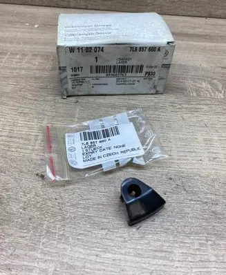 Volkswagen Touareg I Other interior part 7L6857660A