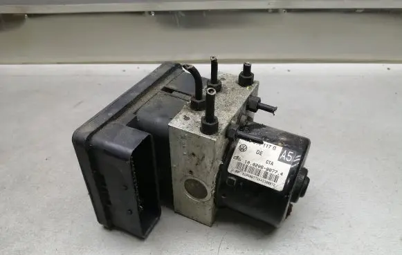 Seat Leon (1M) ABS Pump 1J0614117G 1C0907379L