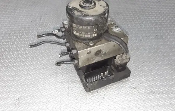 Volkswagen Golf IV ABS Pump 1J0907379G 1J0614117C