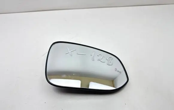 Toyota RAV 4 (XA50) Wing mirror glass 8793142F60