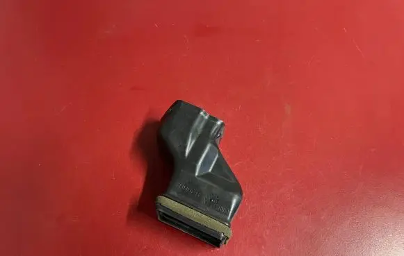 BMW i3 Cabin air duct channel 9311088