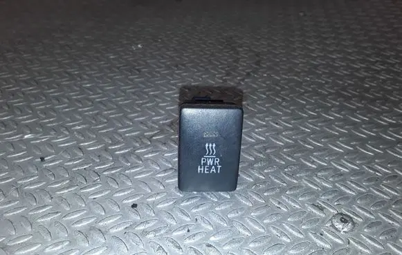 Toyota Yaris Windscreen/window heater switch 
