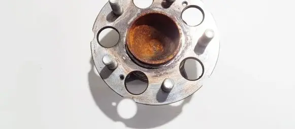 Honda CR-V Rear wheel hub