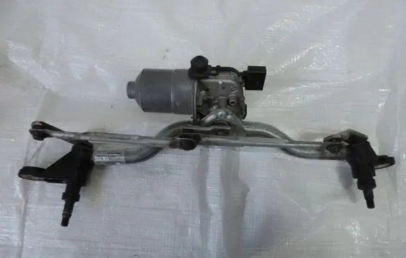 Front wiper linkage and motor
