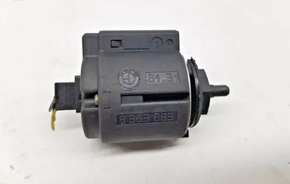 BMW 5 E39 Light switch 8363683