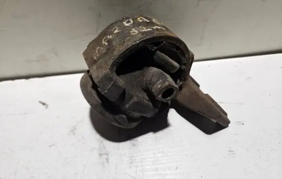 Engine mount bracket